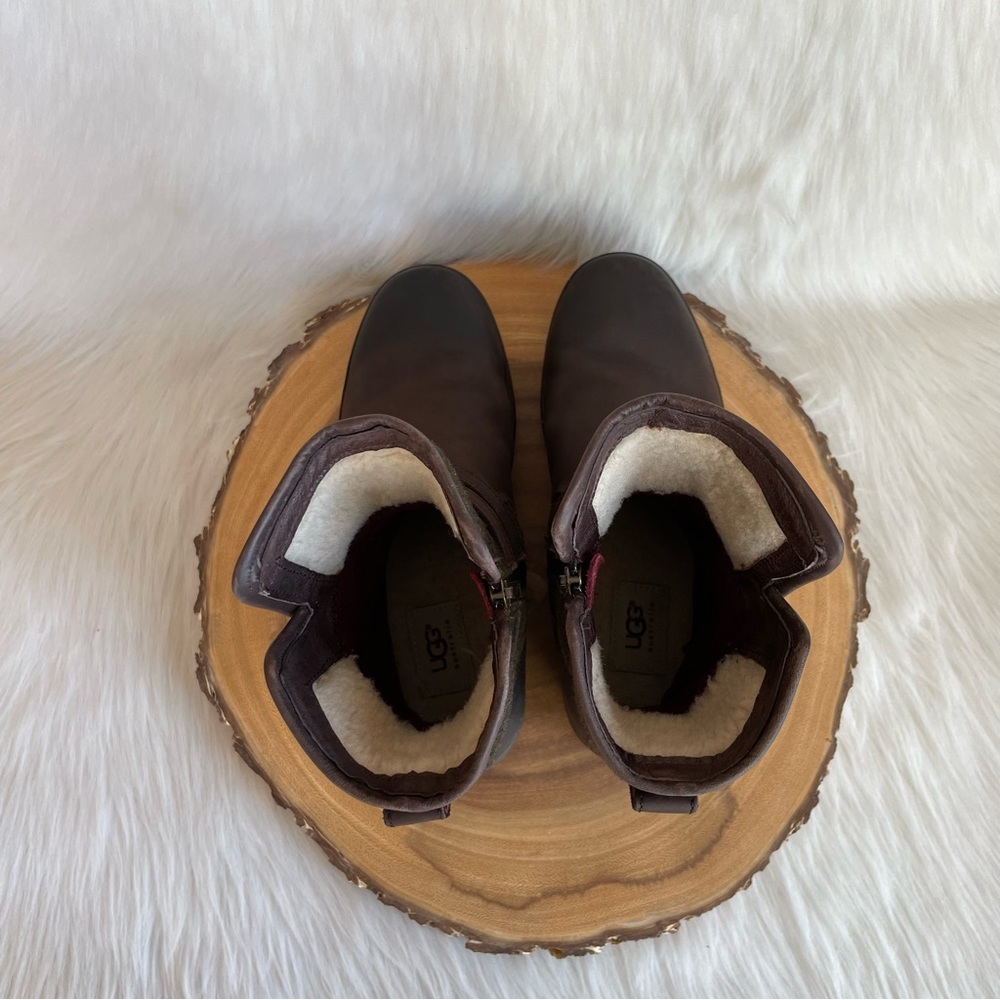 UGG side zip waterproof leather boots - Picture 8 of 9